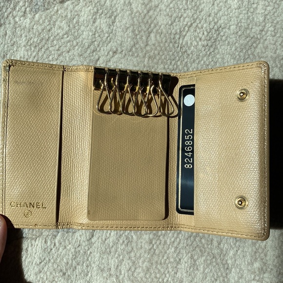 CHANEL 6 Key Card Holder Wallet Beige Leather - Picture 11 of 13